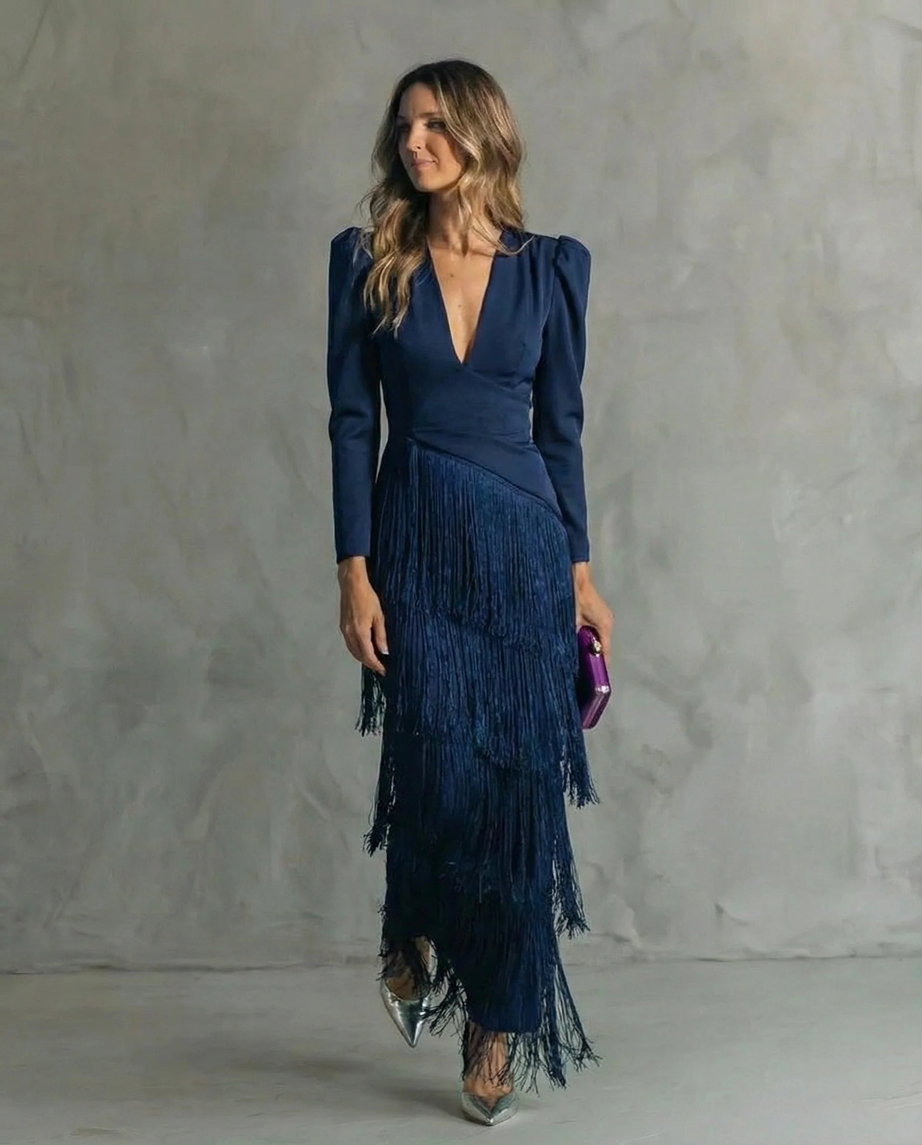 Vestito Midi Elegante con Frange Artigianali